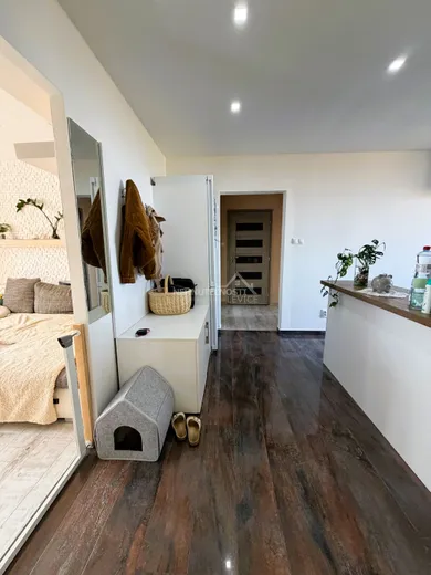 Na predaj 3-izbový byt, 72 m², Želiezovce, Mierová
