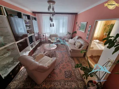 Na predaj 3-izbový byt, 69 m², Šahy, Kpt. Nálepku