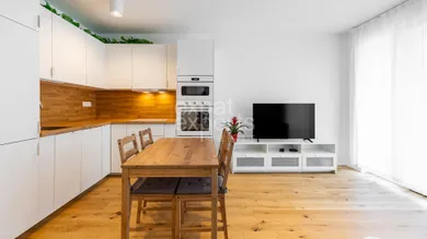Na prenájom 2-izbový byt, 71 m², Bratislava-Dúbravka, Martina Granca