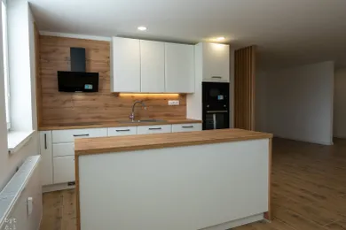 Na predaj 3-izbový byt, 104 m², Prievidza, Nábrežná