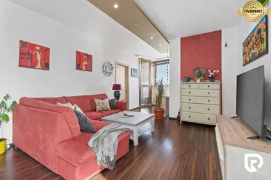 Na predaj 2-izbový byt, 82 m², Bratislava-Petržalka, Kopčianska