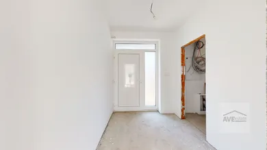 Na predaj 5-izbový dom, 140 m², Horné Saliby