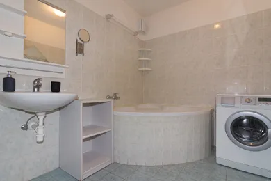 Na prenájom 2-izbový byt, 56 m², Bratislava-Podunajské Biskupice