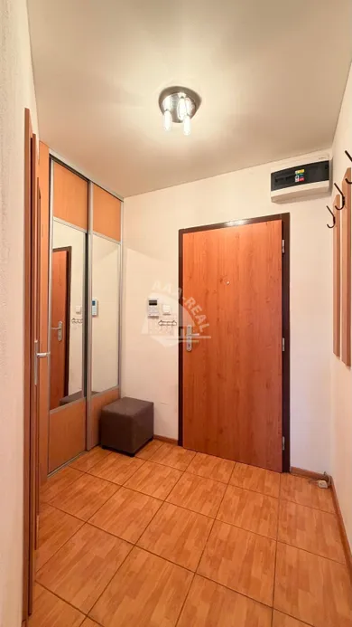 Na prenájom 2-izbový byt, 56 m², Zvolen
