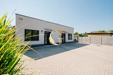 Domy na sprzedaż, 4-pokojowe, Bratislava-Vrakuňa · €384 500