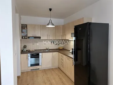 Na prenájom 2-izbový byt, 57 m², Galanta, Vodárenská