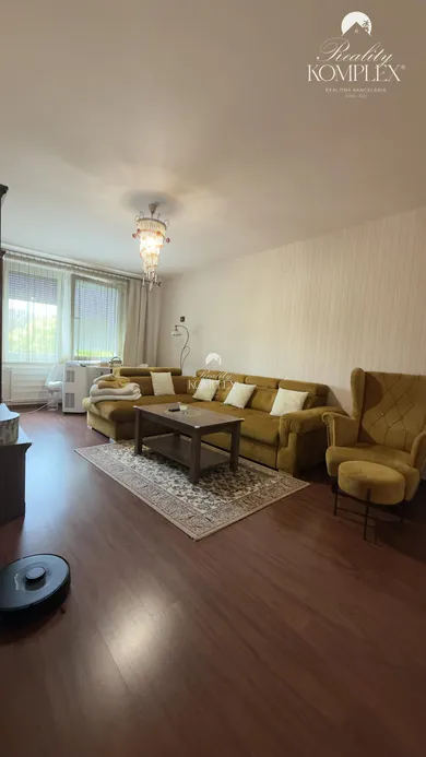 Mieszkania na wynajem, 3-pokojowe, Komárno · €690