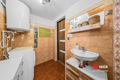 Na predaj rekreačný dom, 60 m², Bratislava-Rusovce, Kovácsova