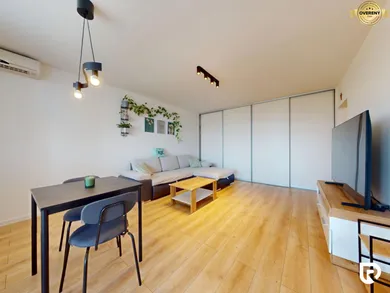 Na prenájom 2-izbový byt, 53 m², Bratislava-Ružinov, Martinčekova