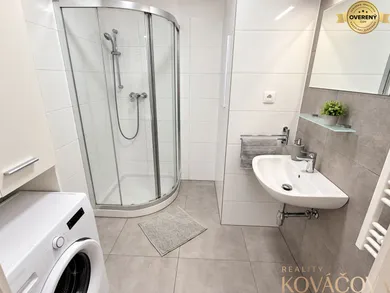 Na predaj 2-izbový byt, 64 m², Trenčín, Liptovská
