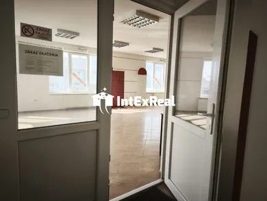 Na prenájom komerčné, 77 m², Šaľa, SNP