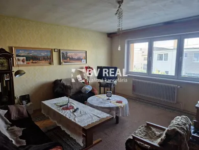 Na prenájom 3-izbový dom, 429 m², Prievidza, I. Krasku