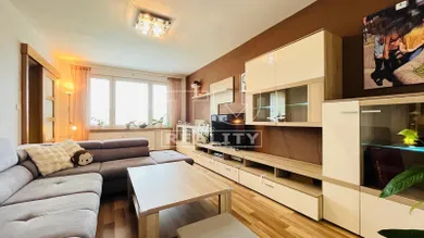 Mieszkania na sprzedaż, 3-pokojowe, Zvolen · €203 000