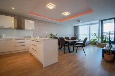 Na prenájom 4-izbový byt, 170 m², Bratislava-Staré Mesto