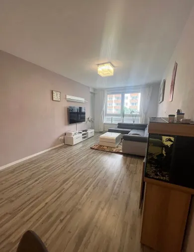 Na prenájom 3-izbový byt, 78 m², Bratislava-Nové Mesto, Nobelova