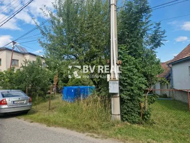 Na predaj pozemok, Šútovce