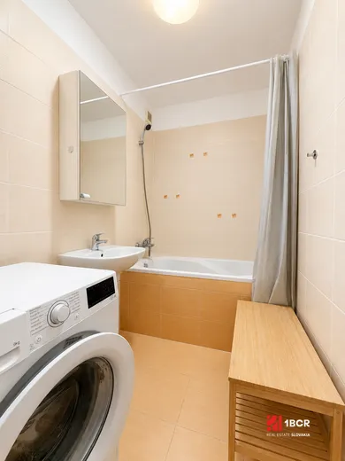 Na prenájom 3-izbový byt, 79 m², Pezinok, Trnavská