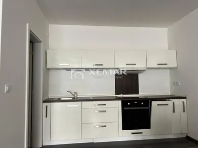 Na prenájom 2-izbový byt, 73 m², Banská Bystrica