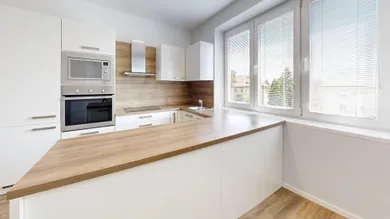 Byty na prenájom 4-izbový, Trnava · €900