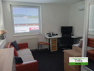 Na prenájom komerčné, 90 m², Banská Bystrica, Zvolenská cesta