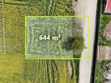 Na predaj pozemok, 644 m², Seňa