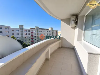 Na predaj 4-izbový byt, 89 m², Bratislava-Karlova Ves, Veternicová