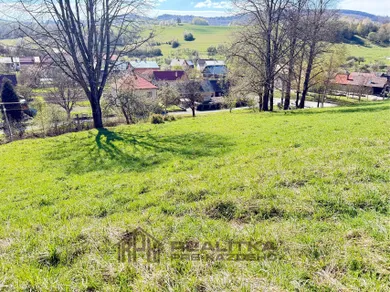 Na predaj pozemok, 121 m², Horný Vadičov
