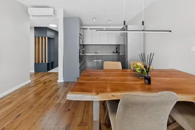 Na prenájom 3-izbový byt, 72 m², Bratislava-Ružinov, Jarabinková