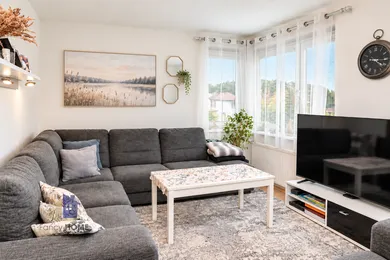 Квартиры на продажу, 3-комнатные, Svit · €179 000