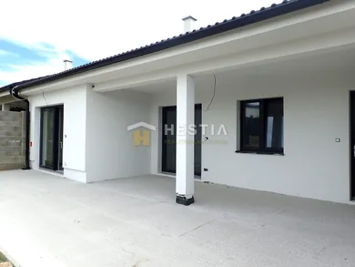Na predaj 4-izbový dom, 95 m², Hlboké