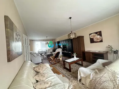 Na predaj 4-izbový dom, 304 m², Kútniky