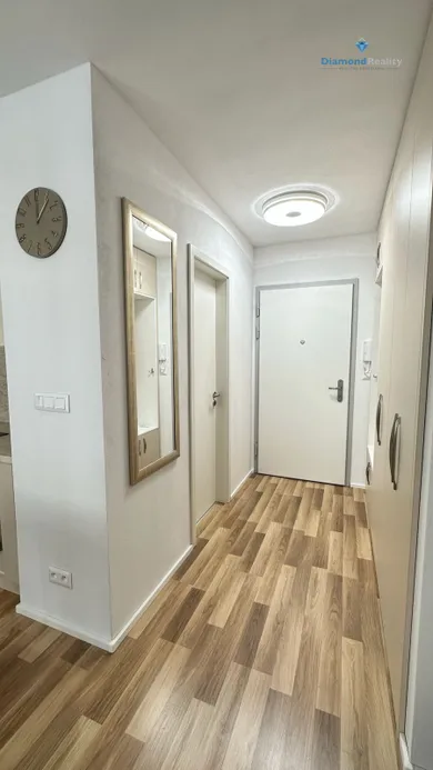 Na prenájom 1-izbový byt, 38 m², Senica, Pri parku