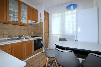 Na prenájom 3-izbový byt, 69 m², Bratislava-Petržalka, Andrusovova
