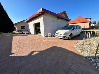 Na predaj dom, 91 m², Kamanová