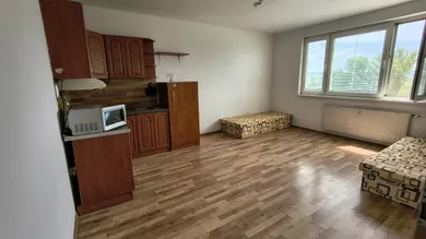 Mieszkania na sprzedaż, 2-pokojowe, Levice · €89 999