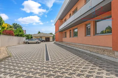 Na predaj objekt, 190 m², Bratislava-Ružinov, Mlynské luhy