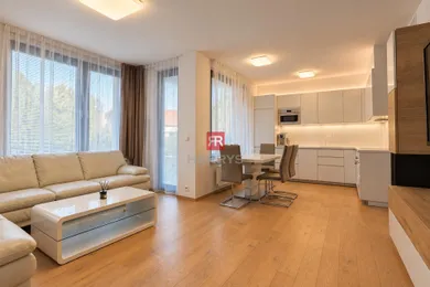 Byty na prenájom 3-izbový, Bratislava-Staré Mesto · €1 200