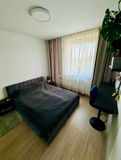 Na prenájom 2-izbový byt, 44 m², Bratislava-Ružinov, Hraničná