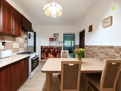 Na predaj dom, 90 m², Nesvady