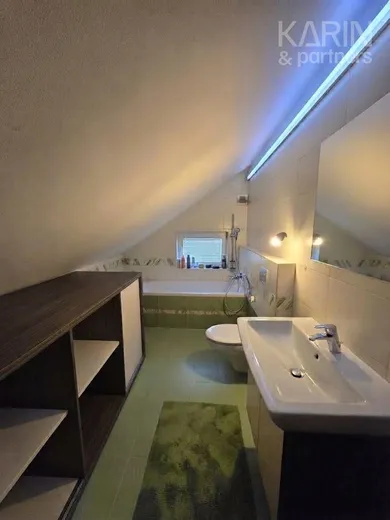Na predaj 4-izbový dom, 215 m², Dunasziget
