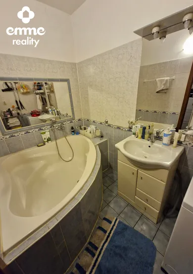 Na predaj 3-izbový byt, 76 m², Komárno, Pávia