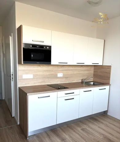 Na prenájom 1-izbový byt, 35 m², Bratislava-Ružinov