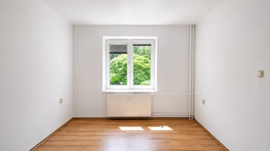 Na predaj 3-izbový byt, 63 m², Humenné, Kukorelliho