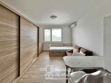 Na prenájom byt v Nové Zámky · €360 · Dokončené