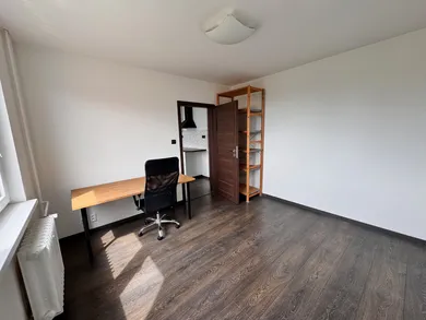 Na predaj 3-izbový byt, 77 m², Bratislava-Ružinov, Seberíniho