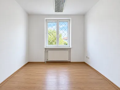 Na prenájom komerčné, 280 m², Prievidza, Svätoplukova