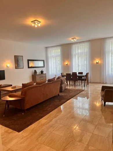 Na prenájom 3-izbový byt, 147 m², Bratislava-Staré Mesto, Hlboká cesta