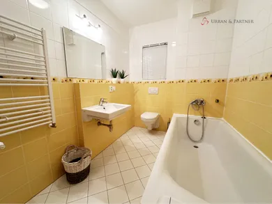 Na prenájom 2-izbový byt, 62 m², Bratislava-Ružinov, Prešovská