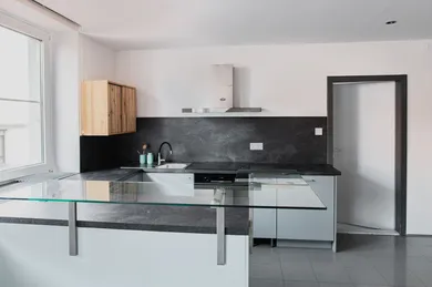 Na prenájom 4-izbový byt, 118 m², Bratislava-Staré Mesto, Mariánska