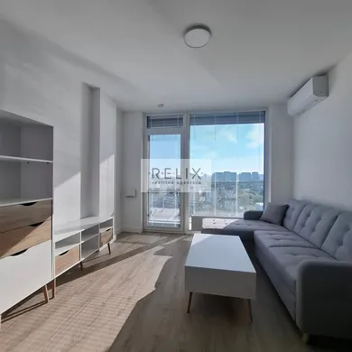 Na prenájom 1-izbový byt, 43 m², Bratislava-Nové Mesto, Rožňavská